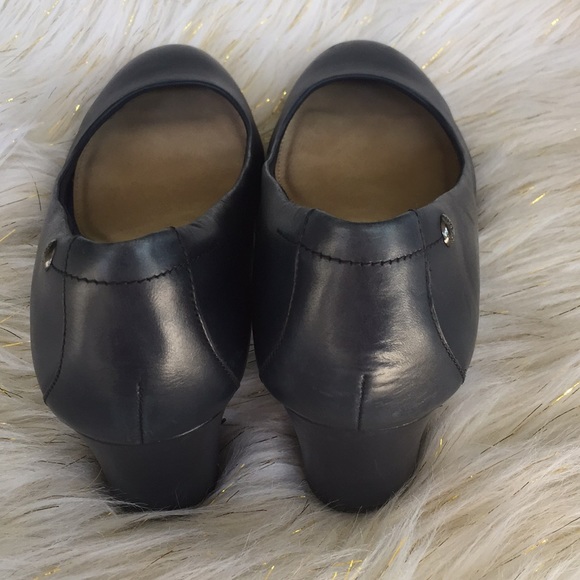 Hush Puppies Navy blue leather size 91/2 New - Picture 3 of 6